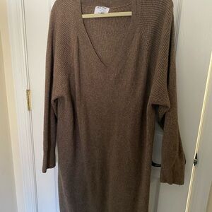 Old Navy Sweater Dress Brand New!
XXL PETITE